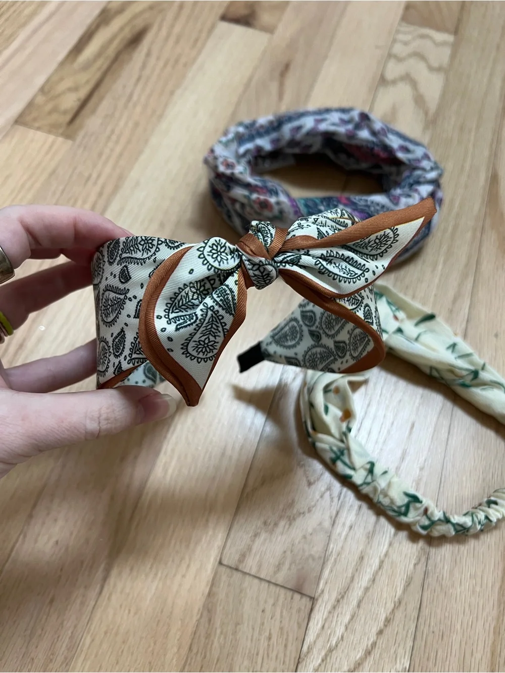 Headband Lot of 3 Paisley Bow Daisy Floral Hair‎ Accessory